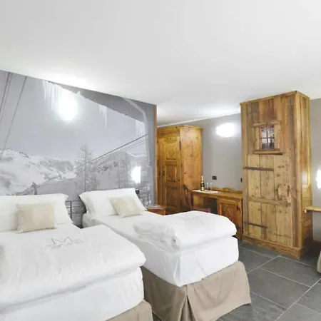 Mollino By Skilink Hotel *